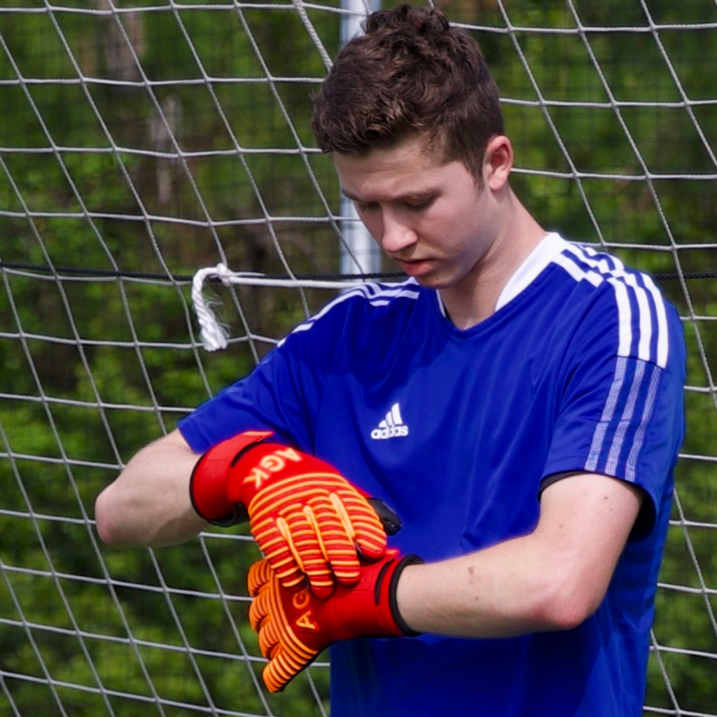 Custom made top goalkeeper gloves